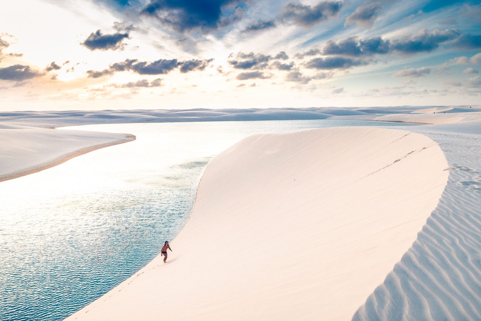 Lago esconde os perigos da areia movediça nos lençóis maranhenses 