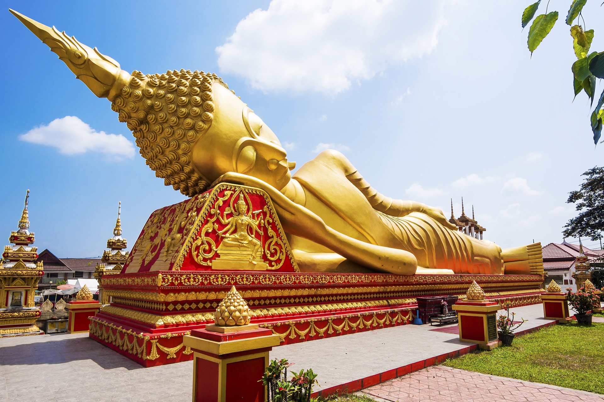 Maior é Hu Ha Ta Deity Statu Para Pessoas Tailandesas E Viajantes  Estrangeiros Que Visitam E Respeitam a Bênção Desejo Santa Sorte Foto de  Stock - Imagem de sorte, mistério: 290148966
