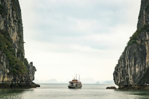 Ha-Long-Bay-Vietna-galeria80